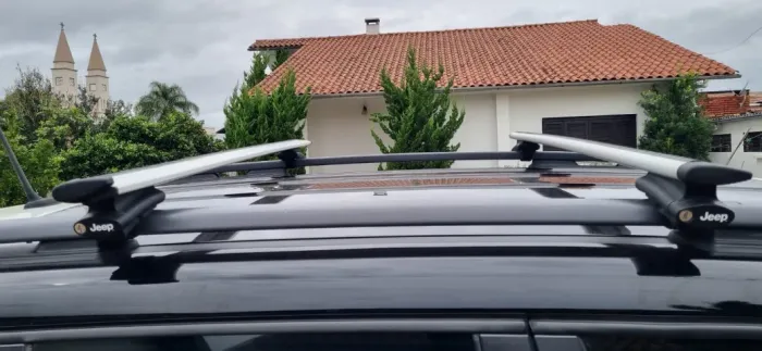 Barra transversal de teto, suporte de bicicleta marca Jeep
