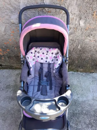 Carrinho de Bebê Usado - Excelente Estado