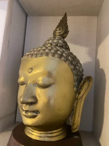 Buda de bronze tamanho real