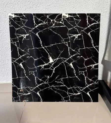 Placa adesiva efeito mármore 60cm x 60cm 