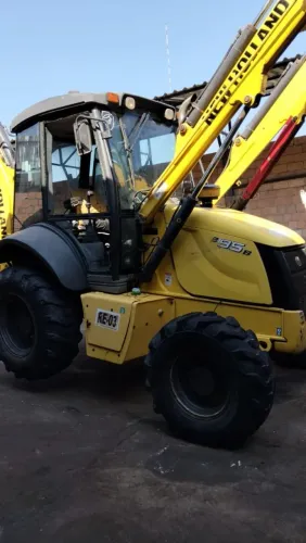 Retroescavadeira New Holland 2019
