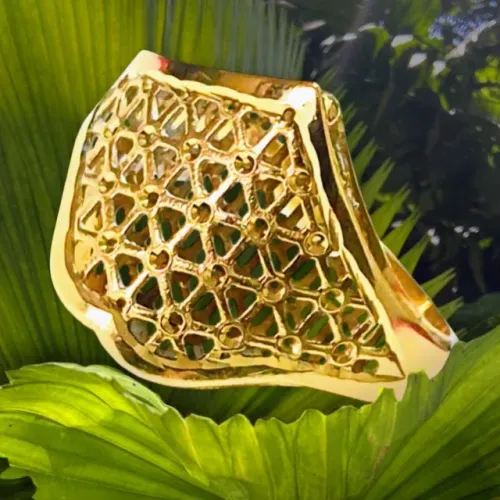 Anel Rendado de Ouro Amarelo Com Desenhos Vazados