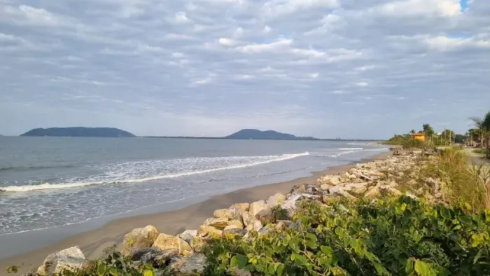 Terreno com 450m² em frente ao mar - Itapoá (SC)