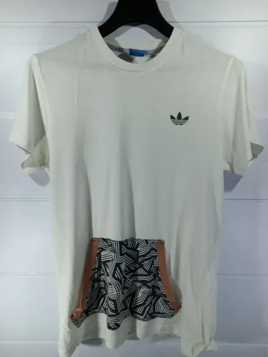 Camiseta Adidas tamanho M Canguru