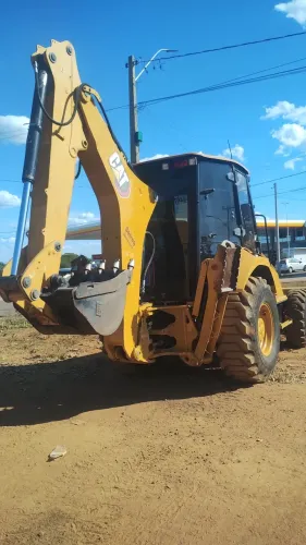 Retroescavadeira 416F2