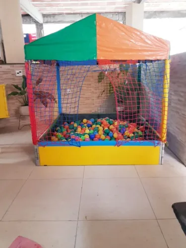 Piscina de Bolinhas Infantil com Tenda