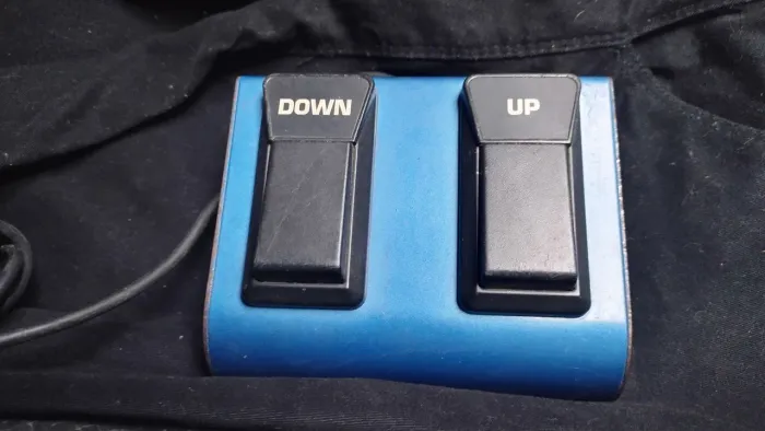 DUAL SWITCH V AMP 