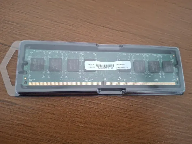 Memória RAM 1GB DDR2 Megaware 667MHz para Computador Desktop