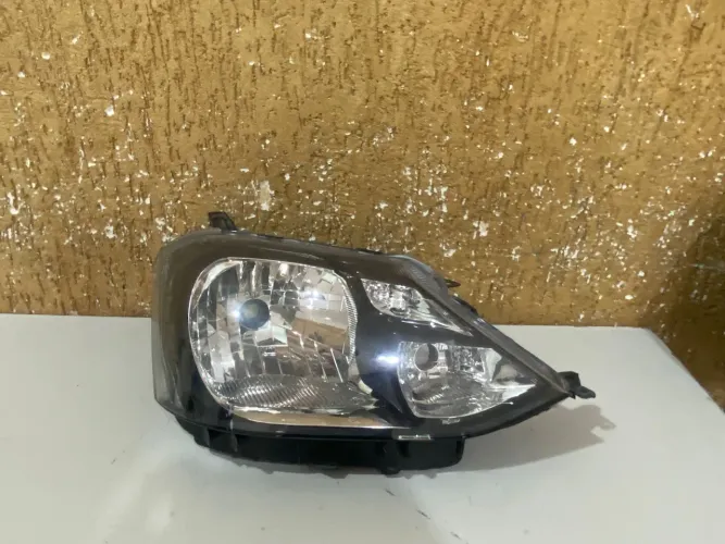 Farol direito Etios 2011/2012/2013/2014/2015/2016/2017/2018/2019/2020/2021