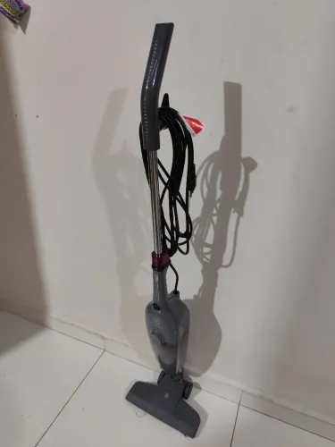 Aspirador de pó vertical com fio Eletrolux