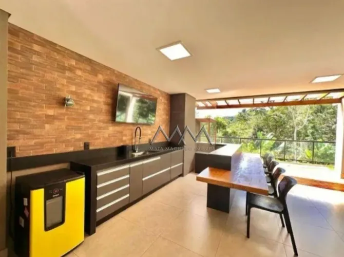 Casa à Venda no Condomínio Vila Del Rey | 340 m² - 4 quartos.