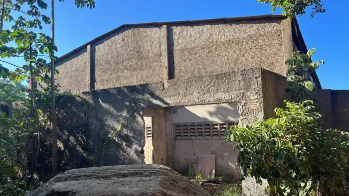 Terreno com Galpão a 200m da BR116 - Oportunidade Imperdível!