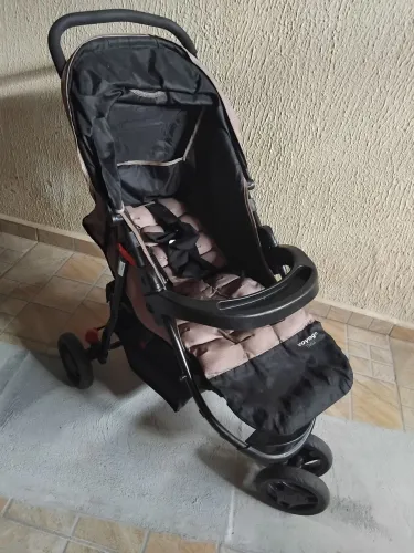 Carrinho bebe passeio