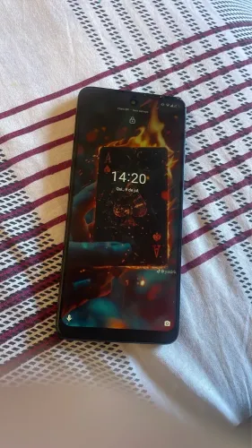 Moto E32, com carregador, capinha e película privativa!! R$ 150,00