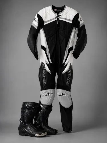 Macacão Spark Tam P/M + Bota Forza Racing Tam 40 Conjunto Completo
