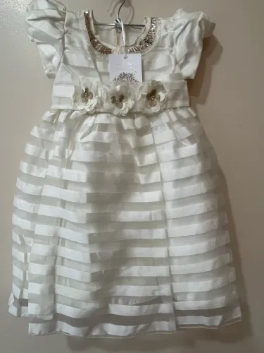 Vestidos infantis diversas grifes