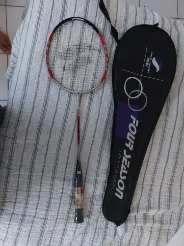 Raquete de Badminton