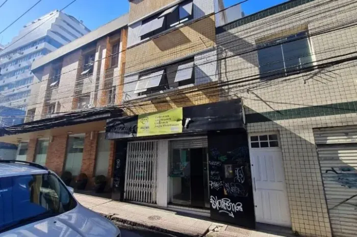 Prédio comercial para locação no Centro de Florianópolis.