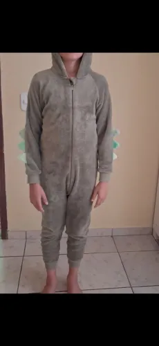 Vendo pijama com pouco tempo de uso R$100,00 cada.