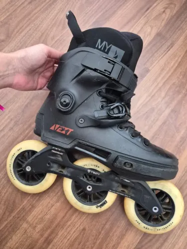 Patins next myfit preto rodas 110mm