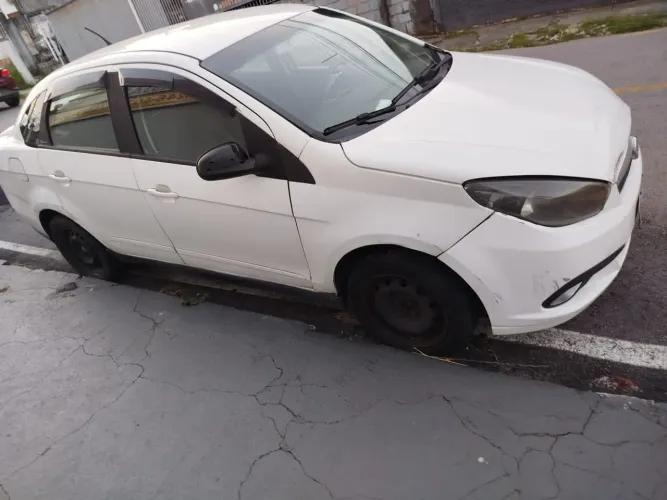 Fiat Grand Siena Tetrafuel 1.4 EVO F. Flex 8V 2016