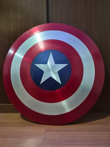 Escudo Capitão América em metal Premium com alças 60 cm