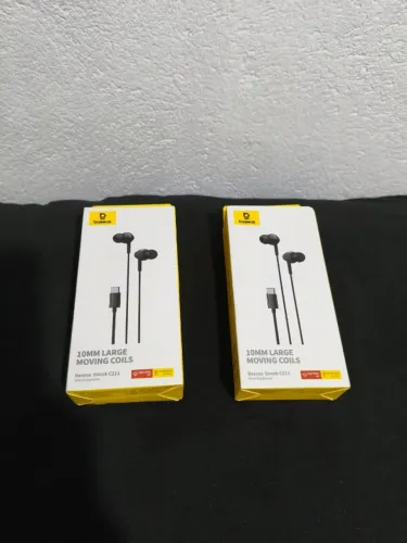 Fones Baseus com Fio