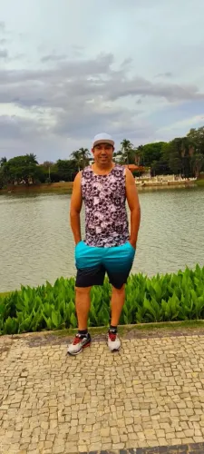 Faço  serviços e reparos como marido de aluguel 