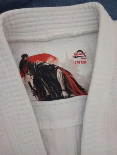 Kimono judô ? jiu-jitsu branco transado