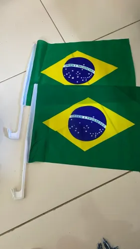 Bandeirinha para carro 30x40 10$