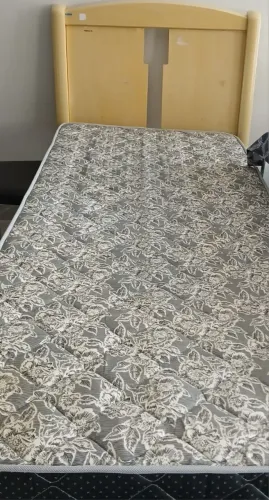 Cama de solteiro + Colchão de espuma