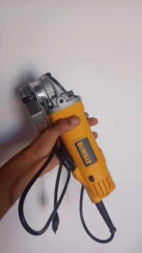 Lixadeira dewalt