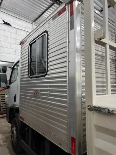 Vendo Carroceria com Cabine Suplementar/Auxiliar para Caminhão 3/4