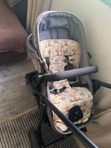 Carrinho estilo Moisés + bebê conforto Galzerano 