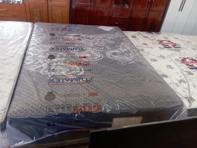 Cama e colchão de MOLAS casal