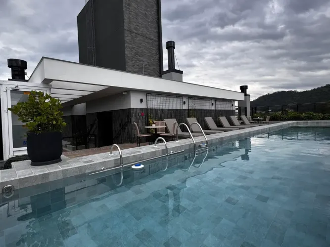 Apartamento Garden com 1 suíte, Saco Grande - Florianópolis