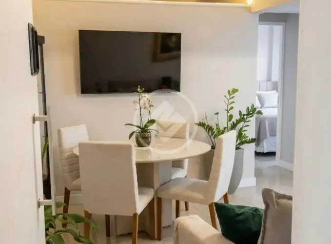 RR - APTO CENTRO 58M² - 2 QUARTOS - COZINHA MONTADA + AR - PRONTO P/ MORAR