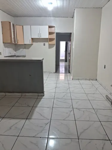 Aluga-se casa com ponto comercial!