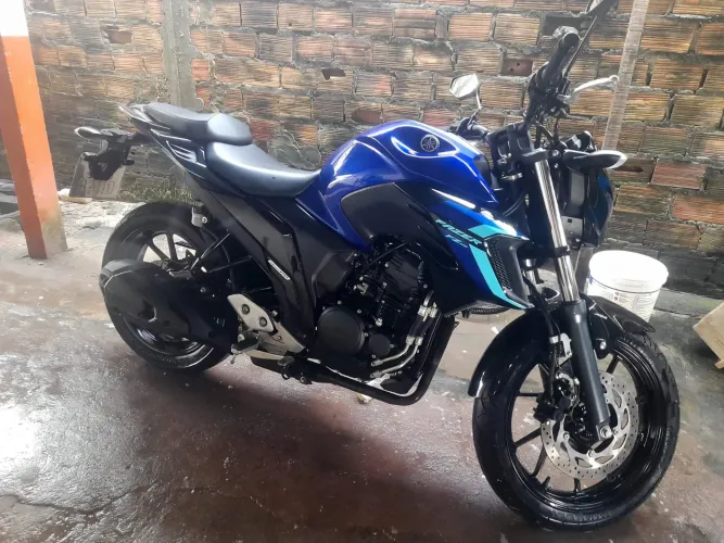 Vende-se Yamaha fz25