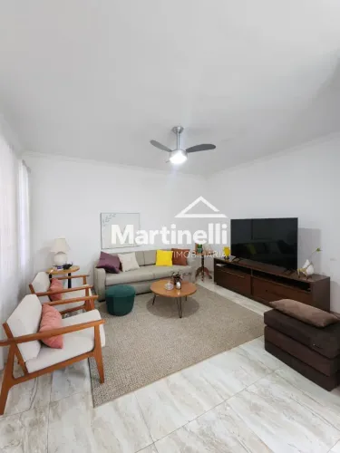 Casa térrea à venda no Bairro Jardim Irajá, próximo ao Pão de Açúcar - Ribeirão Preto/SP.