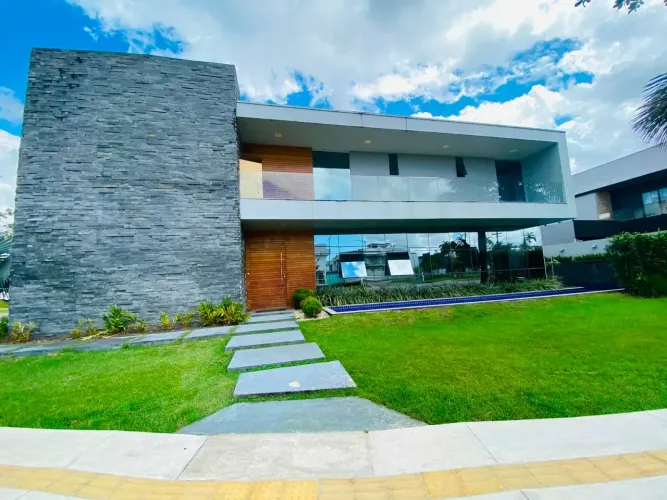 Alugo linda casa no cond Montenegro Boulevard c/ 5 suites em Belém pa