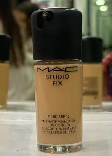 Base MAC Studio Fix cor N6.5 usada poucas vezes