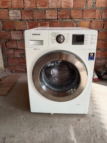 Máquina de lavar em perfeito estado $1000