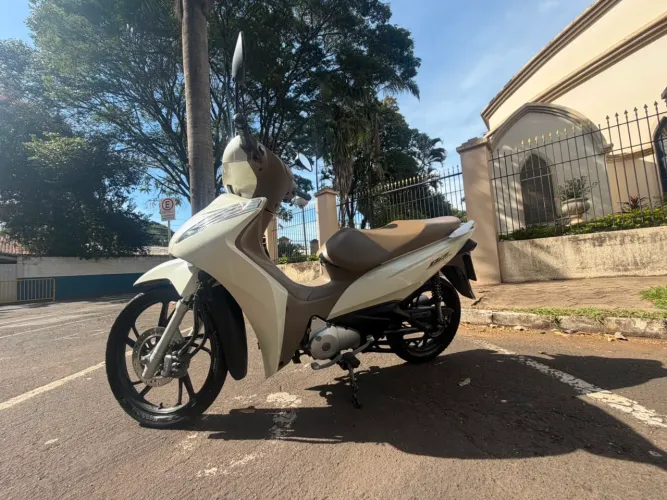 Honda Biz 125 Impecável