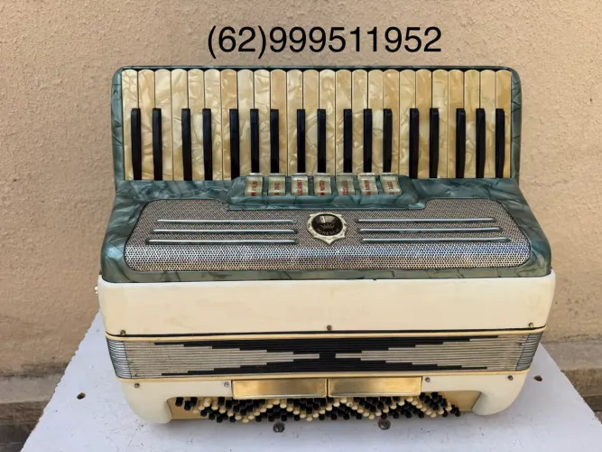 Acordeon sanfona gaita italiana 120 baixos em 3/5 de voz semi reduzida
