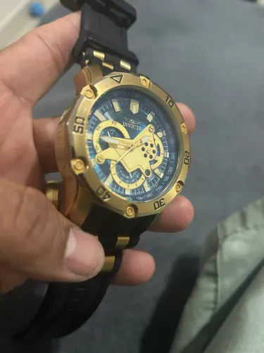 Invicta zero sem nenhum arranhão troco por citizen e volto valor a combinar