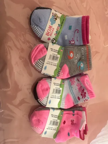 Meias de bebê pequenas