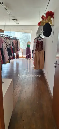 Salão Comercial para Locação em Higienópolis, São Paulo-SP: 3 Quartos, 5 Salas, 2 Banheiro