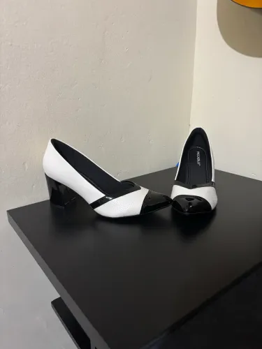 Scarpin piccadilly