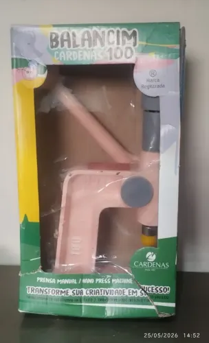 BALANCIN marca Cardena, semi novo, para pregar botão de pressão novo